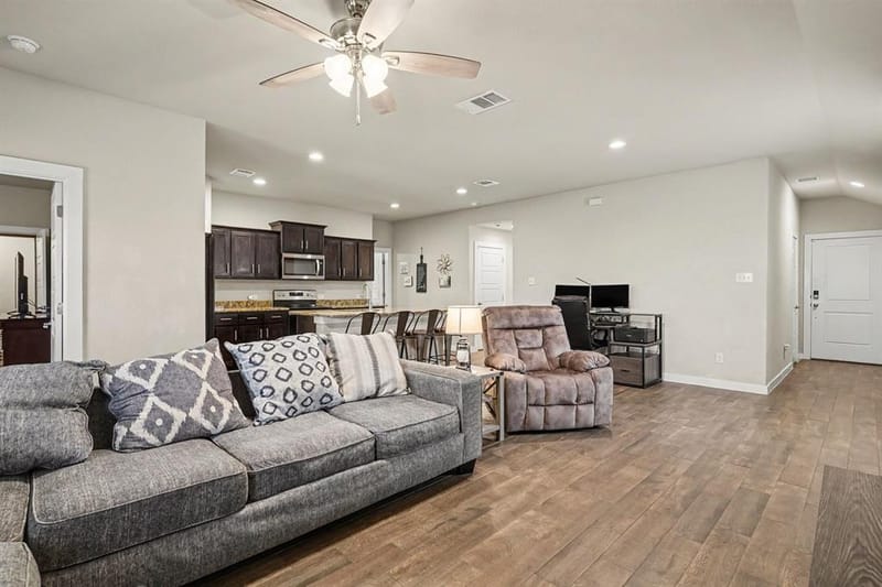 1512 Central Park Drive, Alvarado TX 76009 - Photo 10