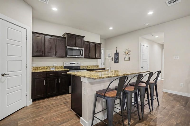 1512 Central Park Drive, Alvarado TX 76009 - Photo 11