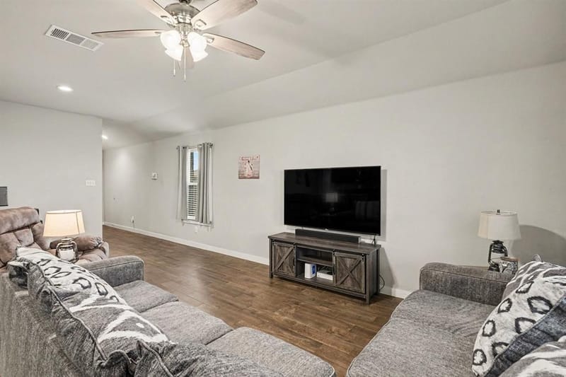 1512 Central Park Drive, Alvarado TX 76009 - Photo 8