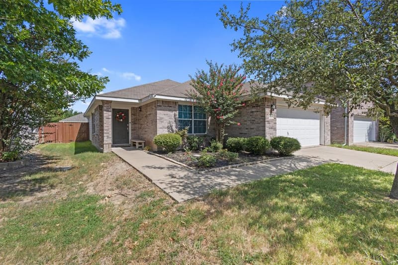 2019 Kingsbridge Drive, Heartland TX 75126
