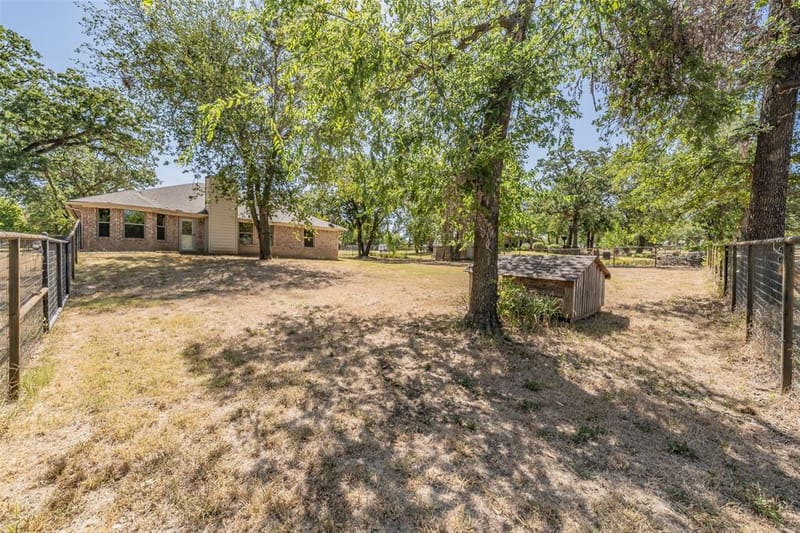 115 Pleasant Oaks Lane, Springtown TX 76082 - Photo 7