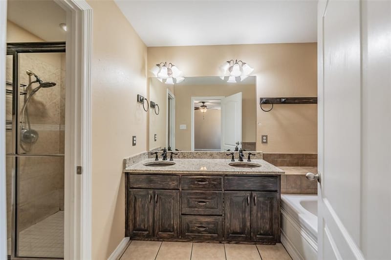 115 Pleasant Oaks Lane, Springtown TX 76082 - Photo 32