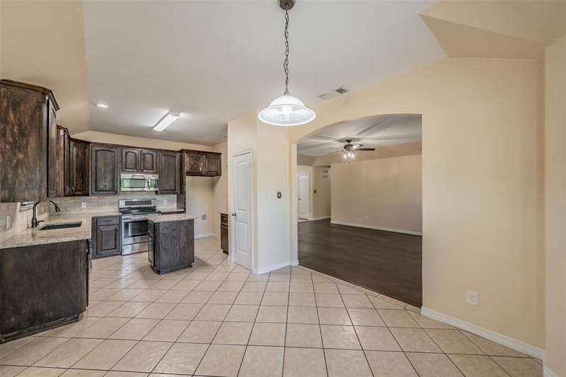 115 Pleasant Oaks Lane, Springtown TX 76082 - Photo 18
