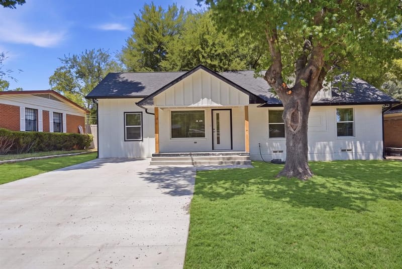 10637 Dunaway Drive, Dallas TX 75228 - Photo 2