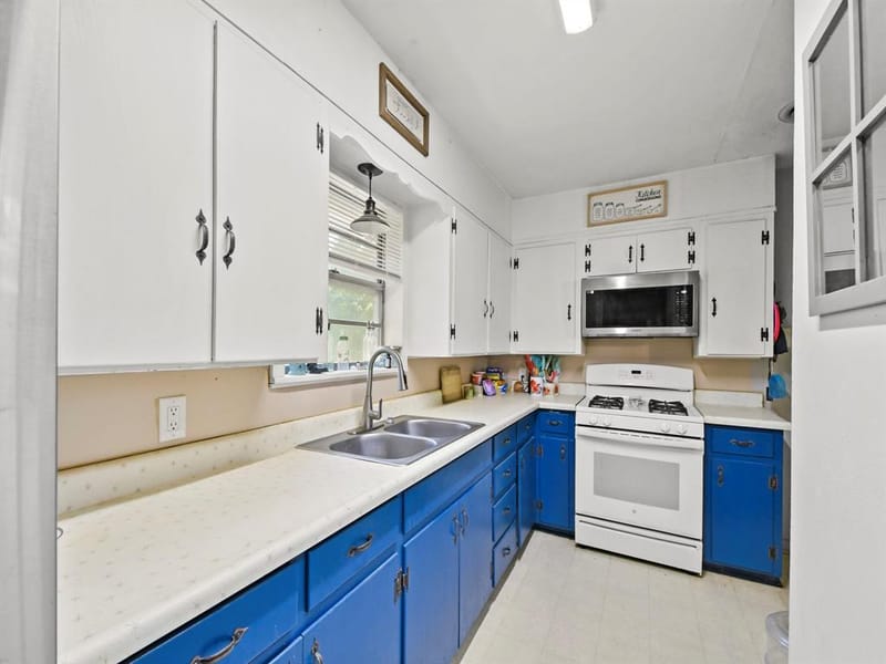 2045 County Road 113, Whitesboro TX 76273 - Photo 6