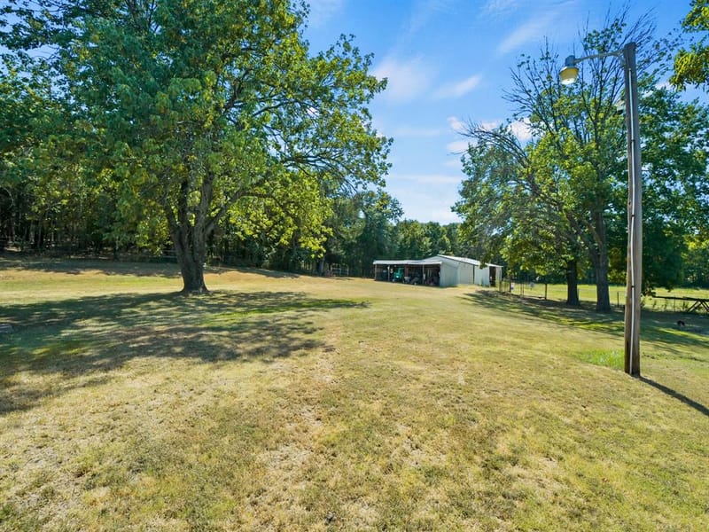 2045 County Road 113, Whitesboro TX 76273 - Photo 20