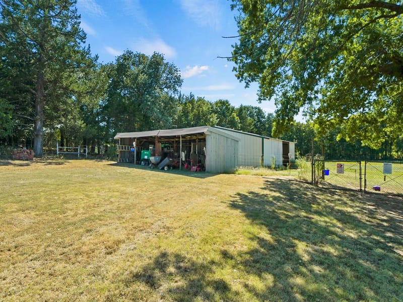 2045 County Road 113, Whitesboro TX 76273 - Photo 15