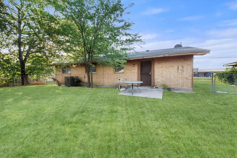 1204 E 13th Avenue, Corsicana TX 75110 - Photo 19