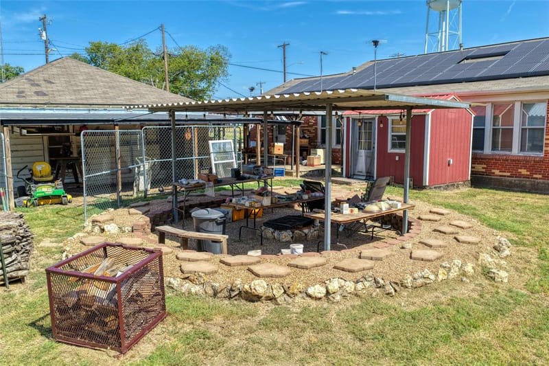 200 E Crossmain, Milford TX 76670 - Photo 6