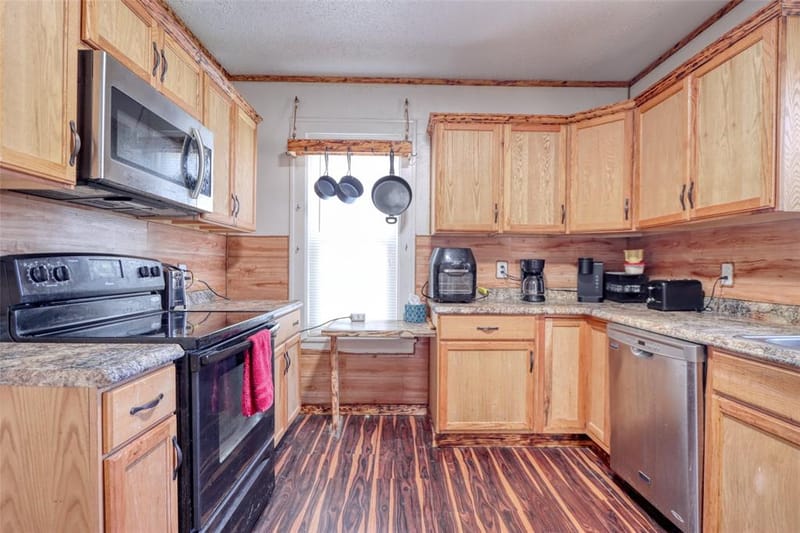 200 E Crossmain, Milford TX 76670 - Photo 24