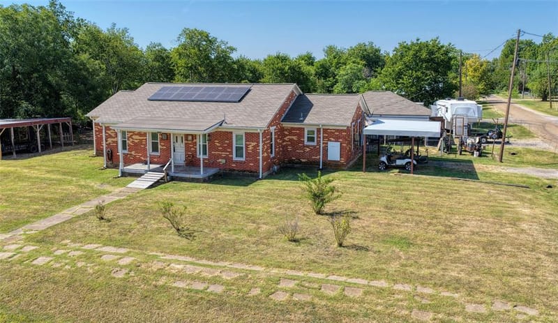200 E Crossmain, Milford TX 76670 - Photo 10