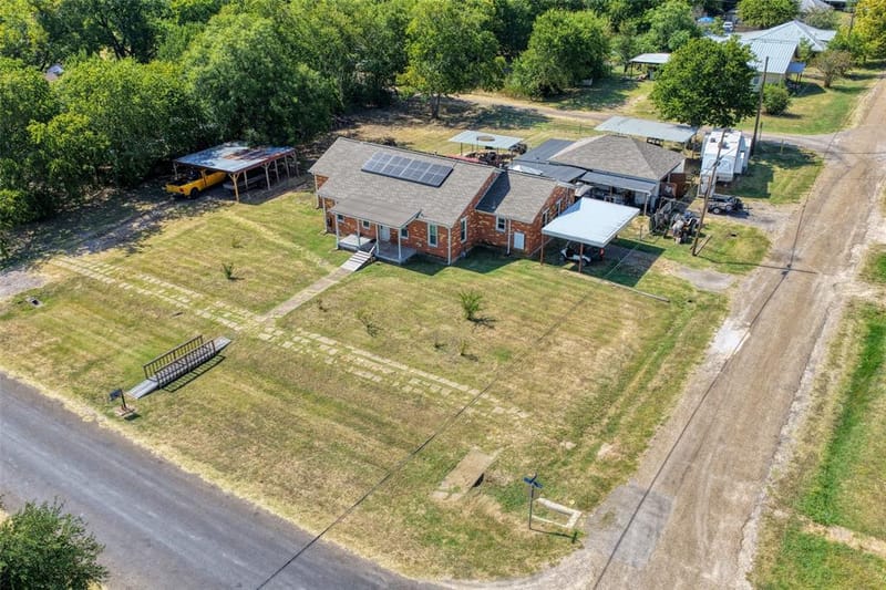 200 E Crossmain, Milford TX 76670 - Photo 11