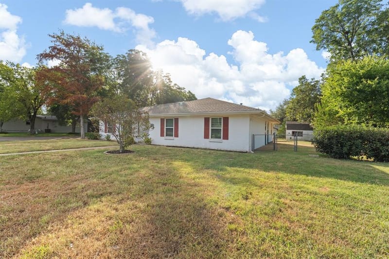 1227 Hilltop Drive, Cleburne TX 76033 - Photo 36
