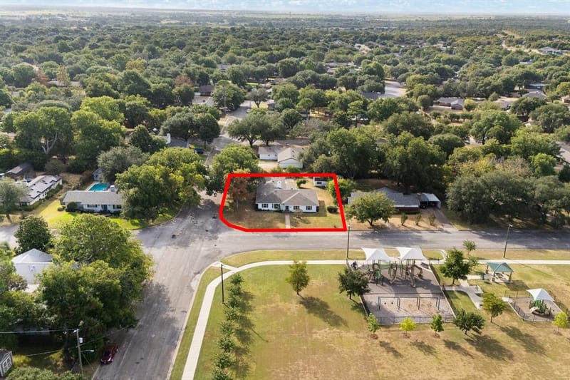 1227 Hilltop Drive, Cleburne TX 76033 - Photo 32