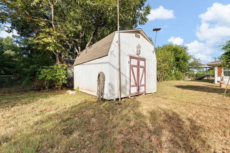 1227 Hilltop Drive, Cleburne TX 76033 - Photo 34