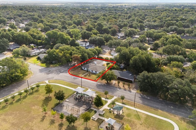 1227 Hilltop Drive, Cleburne TX 76033 - Photo 33