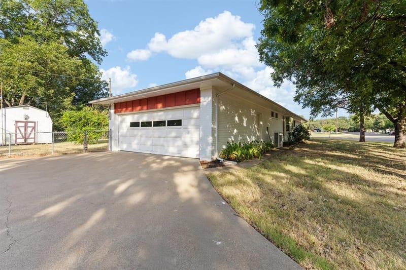 1227 Hilltop Drive, Cleburne TX 76033 - Photo 29