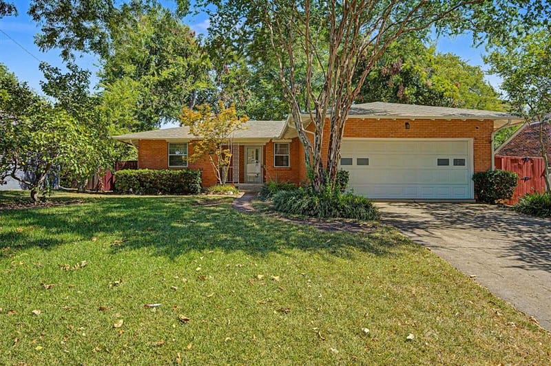 8046 Fall River Drive, Dallas TX 75228