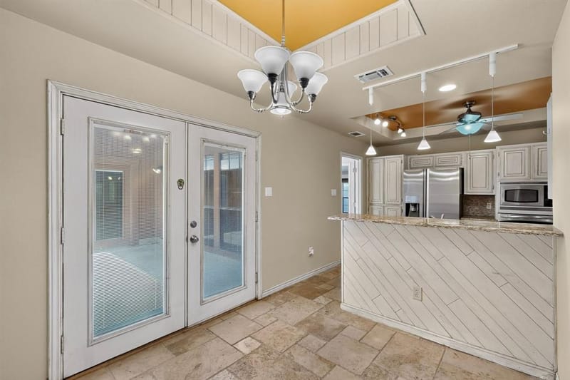 1216 Olde Towne Drive, Irving TX 75061 - Photo 9