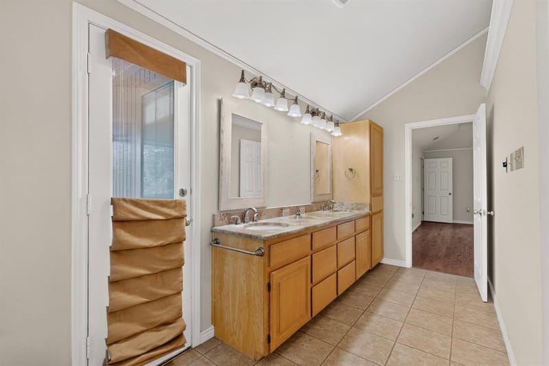 1216 Olde Towne Drive, Irving TX 75061 - Photo 14