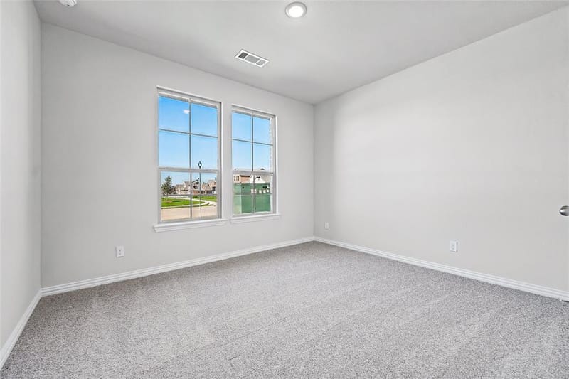 802 Juneau Street, Gainesville TX 76240 - Photo 9