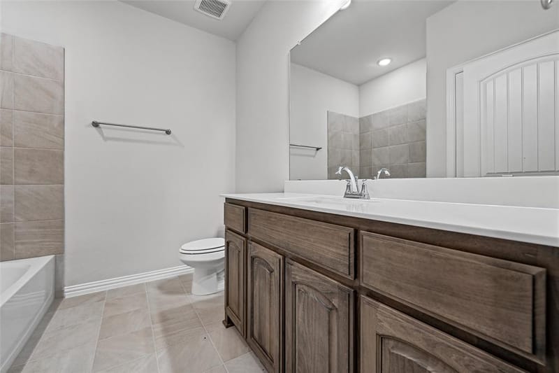 802 Juneau Street, Gainesville TX 76240 - Photo 8