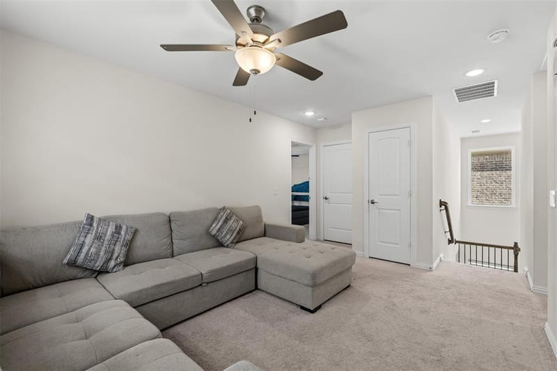 9919 Bates Street, Irving TX 75063 - Photo 20