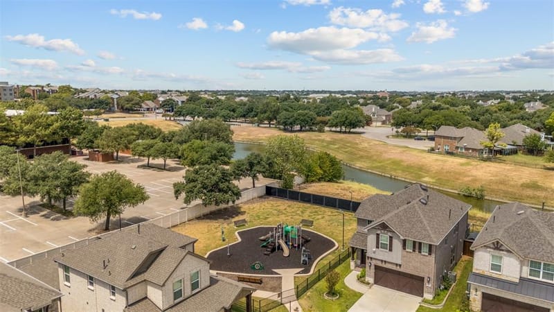 9919 Bates Street, Irving TX 75063 - Photo 34