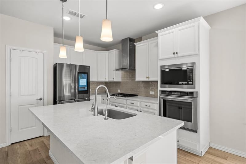 9919 Bates Street, Irving TX 75063 - Photo 15