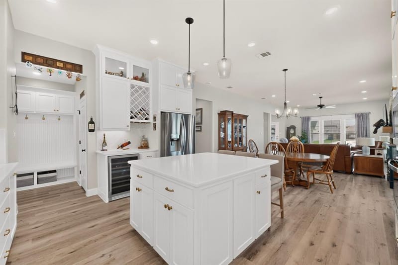 1564 S Saylee Lane, Burleson TX 76028 - Photo 3