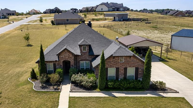 1021 Flagstone Drive, Weatherford TX 76085