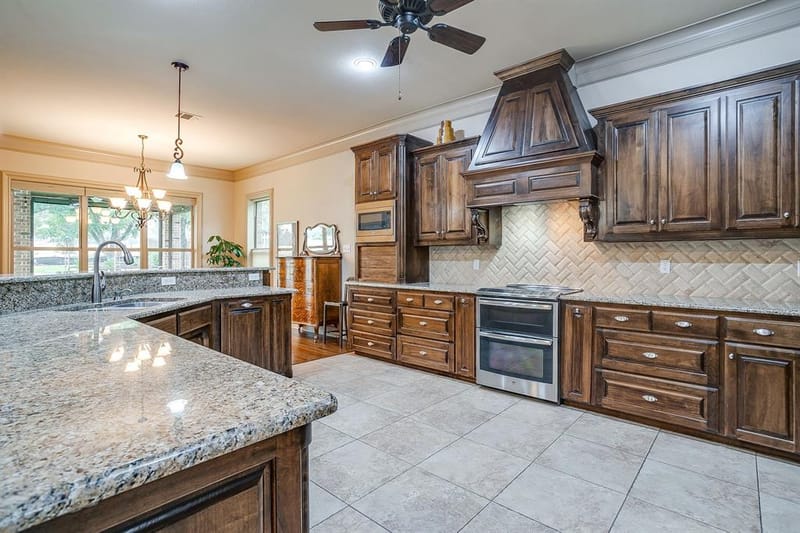 7101 Westover Drive, Granbury TX 76049 - Photo 17