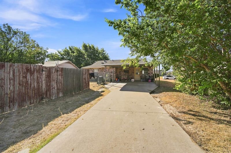 115 Solon Road, Waxahachie TX 75165 - Photo 2