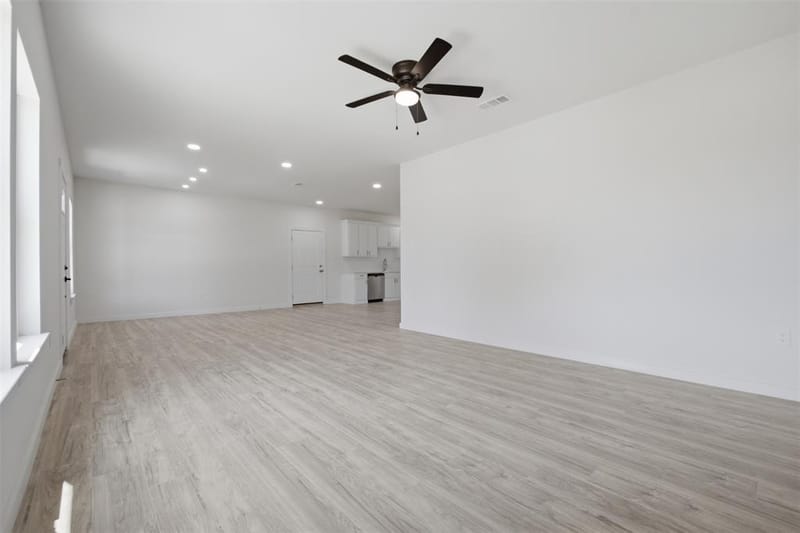 5044 Townsend Drive, Fort Worth TX 76115 - Photo 9