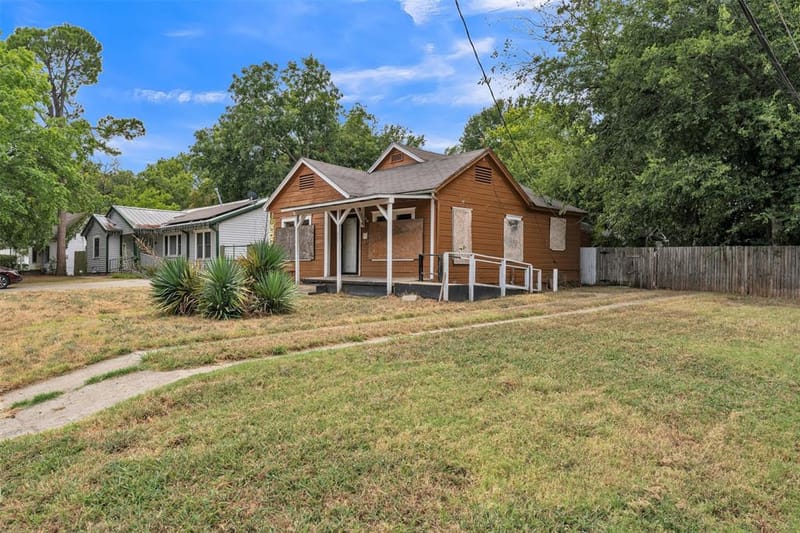 905 N Frances Street, Terrell TX 75160