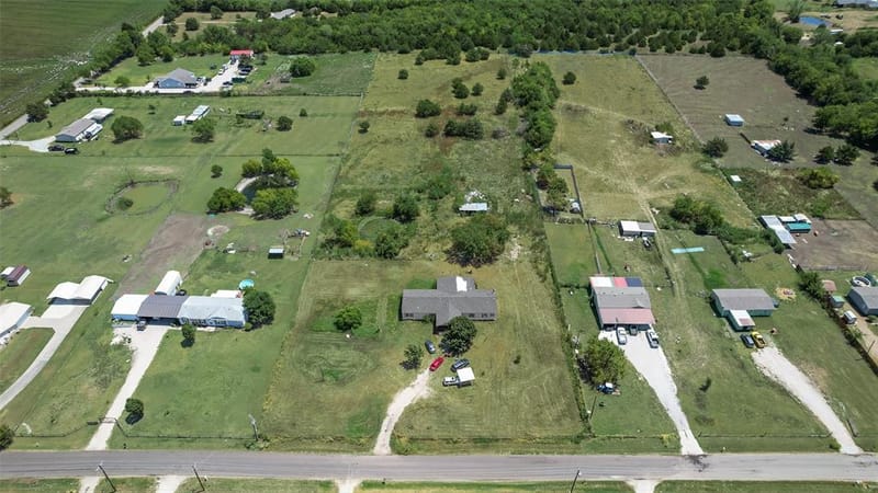 8910 County Road 3602, Quinlan TX 75474 - Photo 17