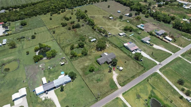 8910 County Road 3602, Quinlan TX 75474 - Photo 16