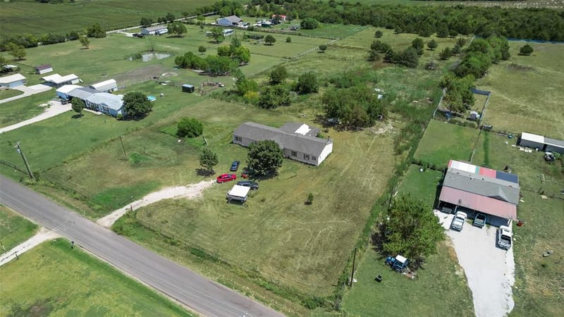 8910 County Road 3602, Quinlan TX 75474 - Photo 14