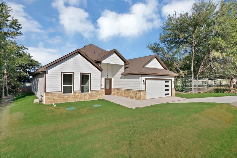 4713 Llano Street, Granbury TX 76048 - Photo 2