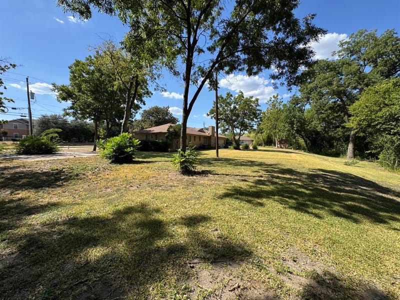 1620 N Houston School Road, Lancaster TX 75134 - Photo 6