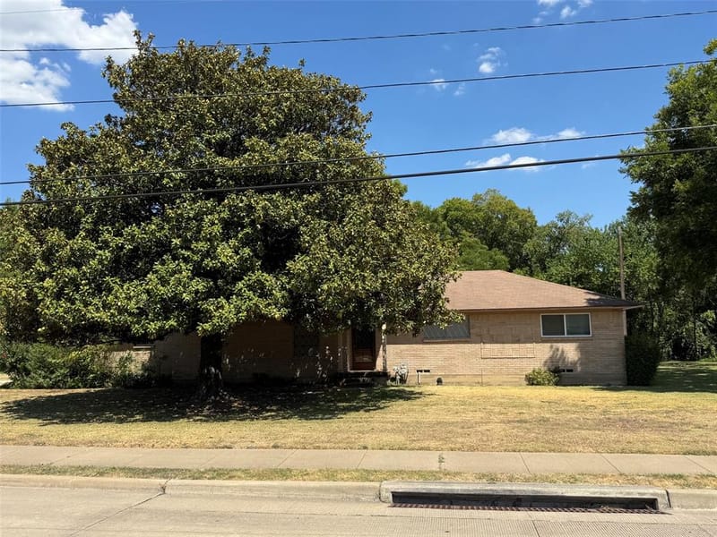 1620 N Houston School Road, Lancaster TX 75134 - Photo 7