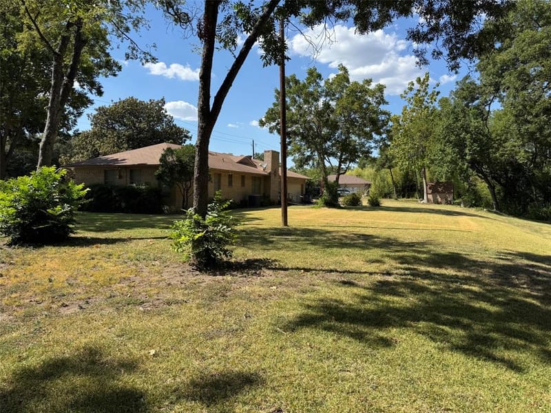 1620 N Houston School Road, Lancaster TX 75134
