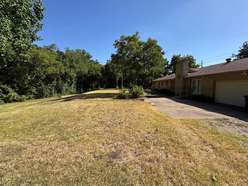 1620 N Houston School Road, Lancaster TX 75134 - Photo 9