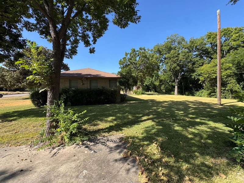 1620 N Houston School Road, Lancaster TX 75134 - Photo 11