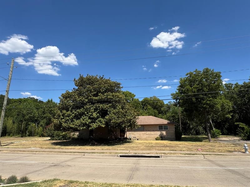 1620 N Houston School Road, Lancaster TX 75134 - Photo 8