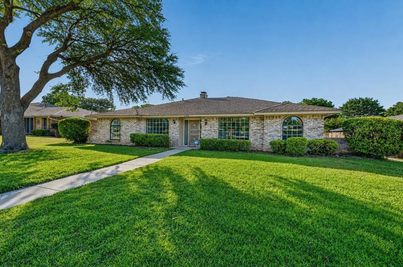 1004 Rosewood Drive, DeSoto TX 75115