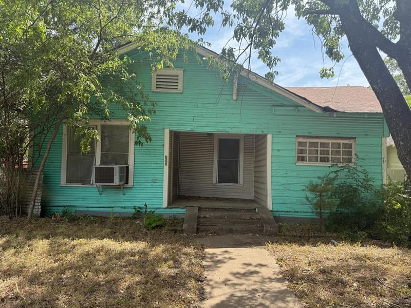 700 S Winnetka Avenue, Dallas TX 75208
