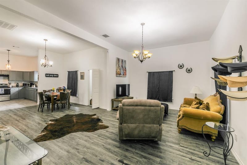 2514 Columbus Avenue, Fort Worth TX 76164 - Photo 3