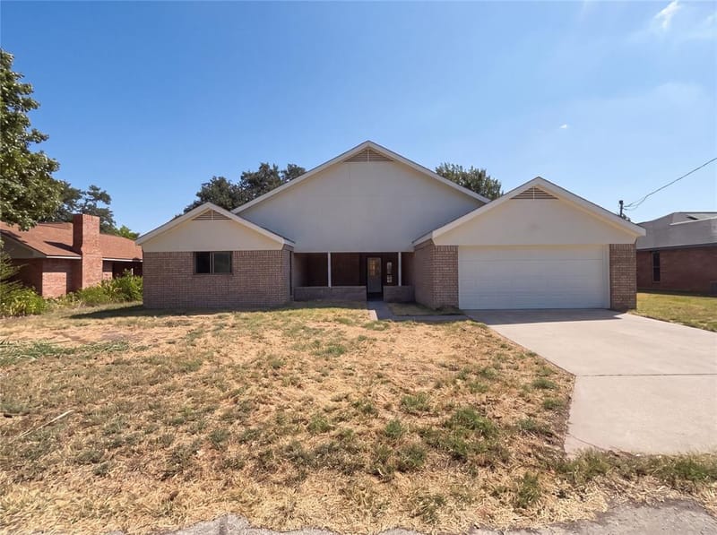305 Rash Lane, Terrell TX 75160