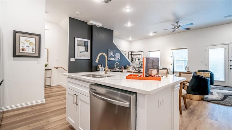 1217 Beaconsfield Lane # 803, Arlington TX 76011 - Photo 15